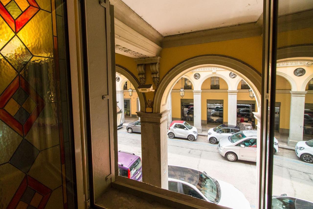 Porta Nuova Central Flat With Balcony 都灵 外观 照片